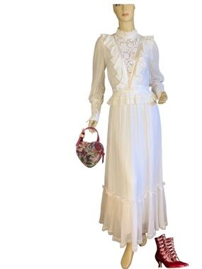 VINTAGE 1970'S GUNNE SAX OFF WHITE LACE AND RUFFLE EDWARDIAN MAXI DRESS (S)